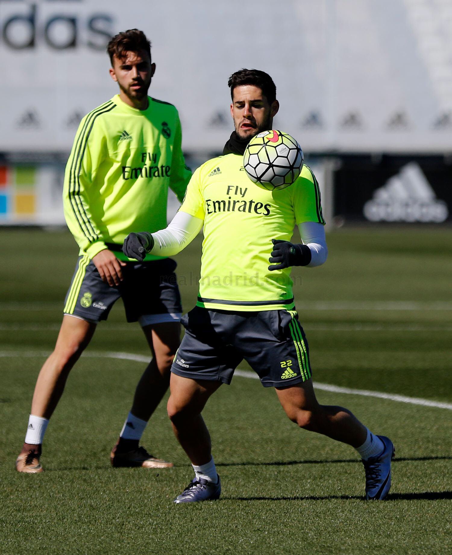 CdRHmFaXEAAc3vh.jpg:large