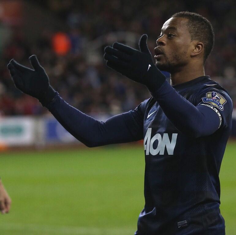 BbzJgyrCMAIwikq.jpg:large