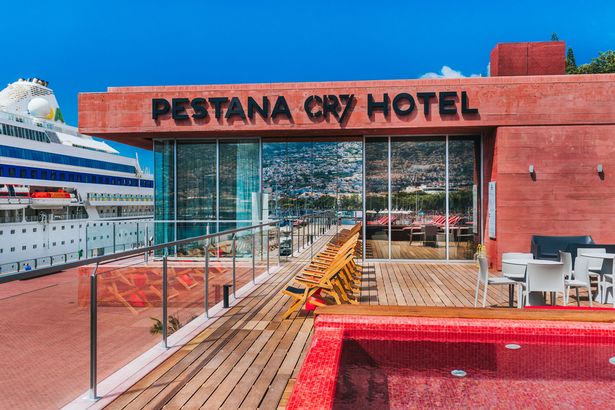 Cristiano-Ronaldo-Hotel1.jpg