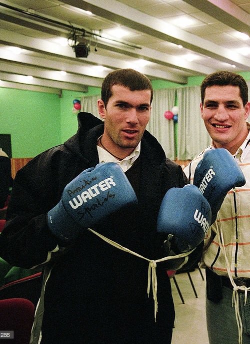 CmKXUDyXEAA8swr.jpg:large