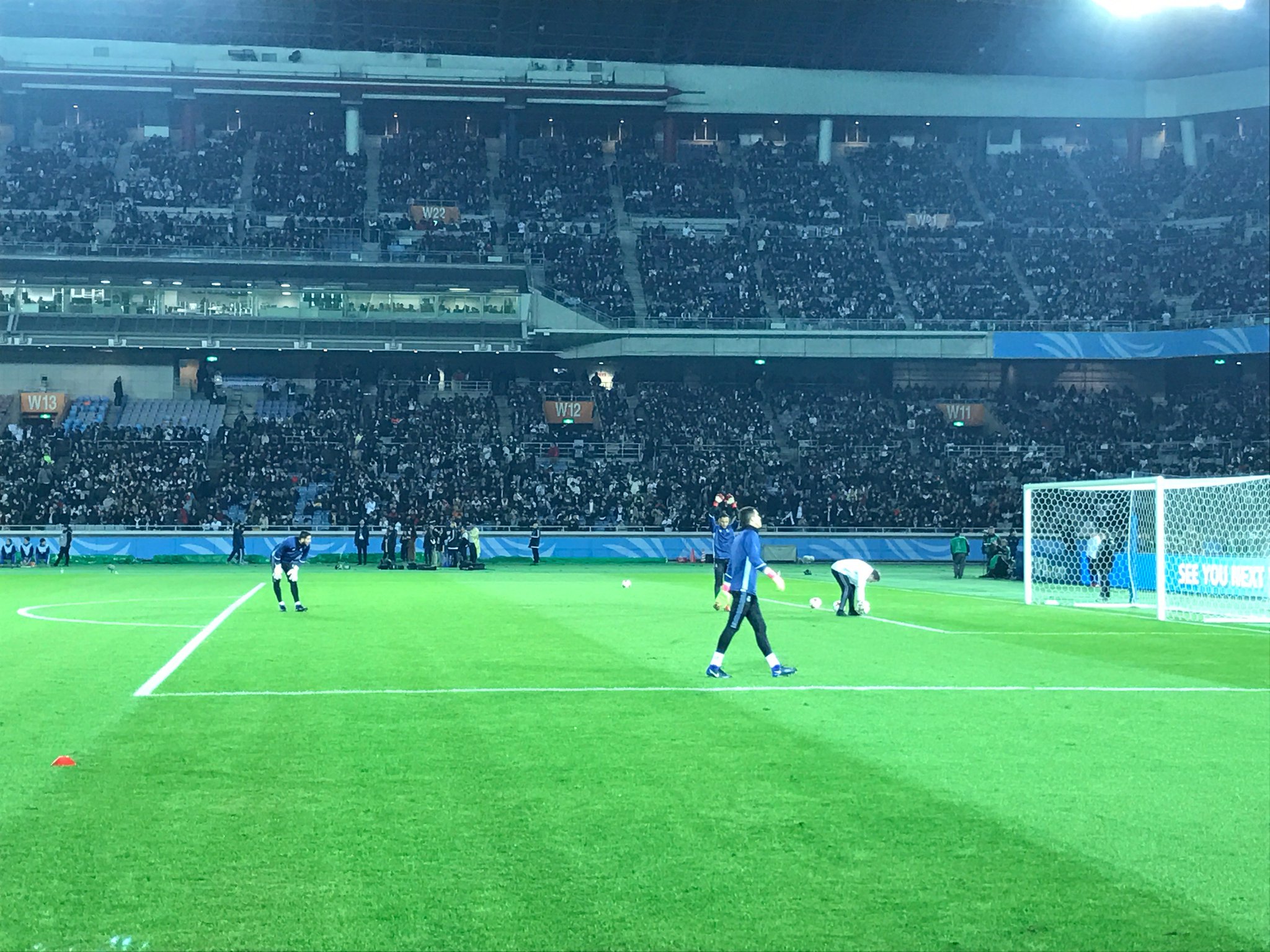 Cz8zprfWgAER2-1.jpg:large