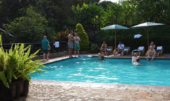 hotel-pool.jpg