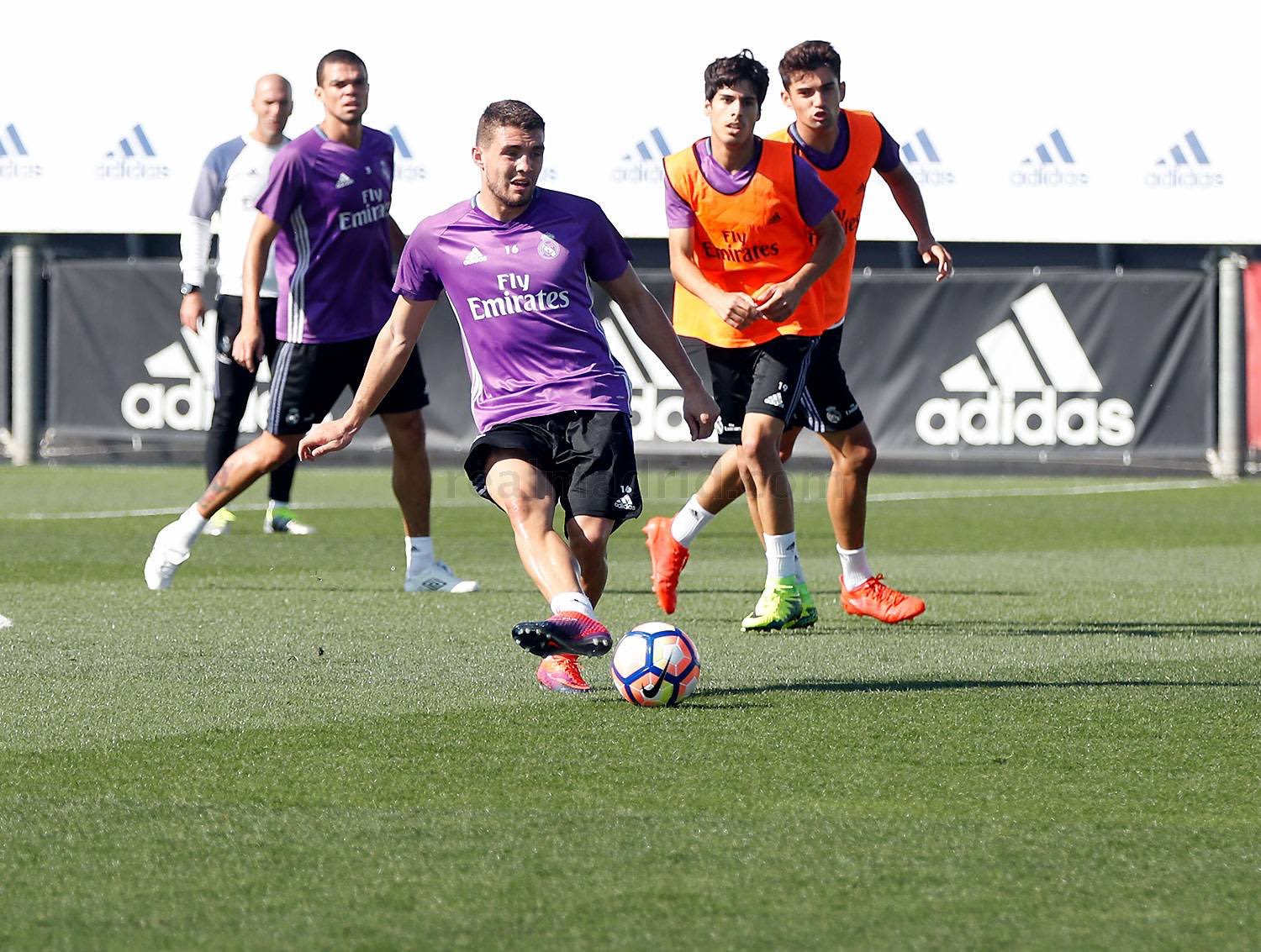 CthMiHsXEAADr1a.jpg:large