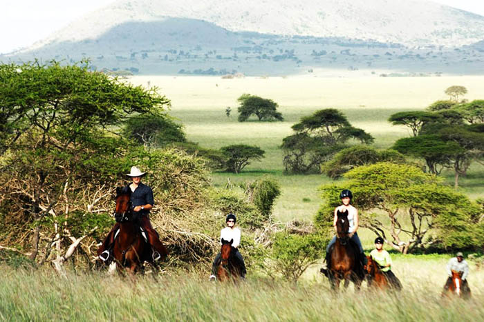 Chyulu-hills-horseback-riding.jpg