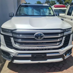 Toyota Land Cruiser 2024 White