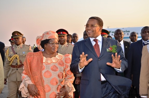 President-Banda-and-President-Kikwete.jpg