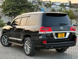 Toyota Land Cruiser 2011 Black