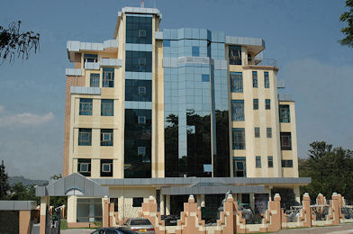 Victoria%20Palace%20Front.jpg