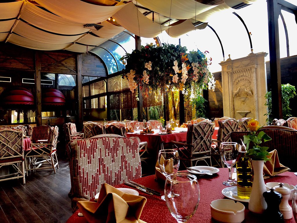 la-gondola-italian-restaurant.jpg