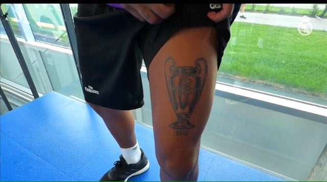 Cn1FxOjWgAAbvD8.jpg:large