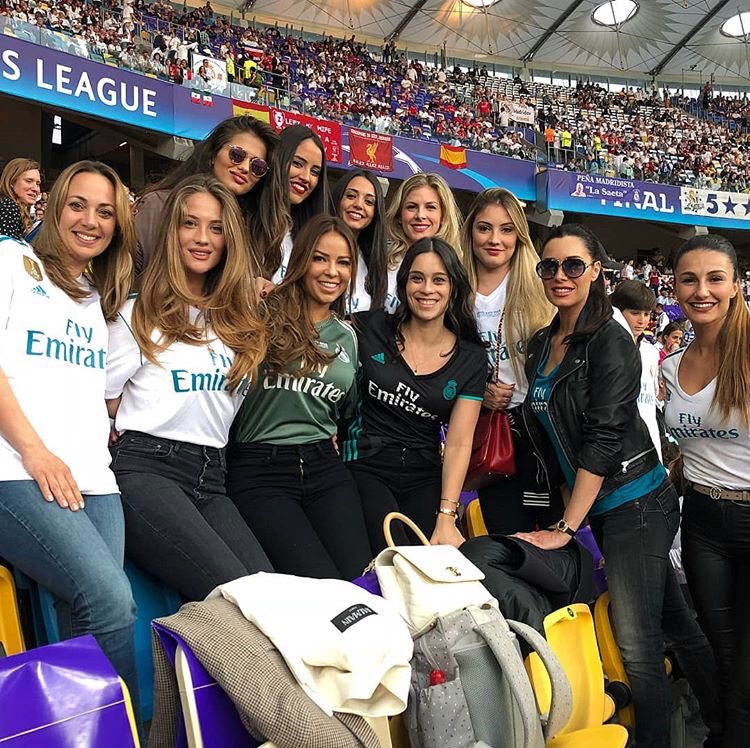 DeNHox-W0AExMxg.jpg:large