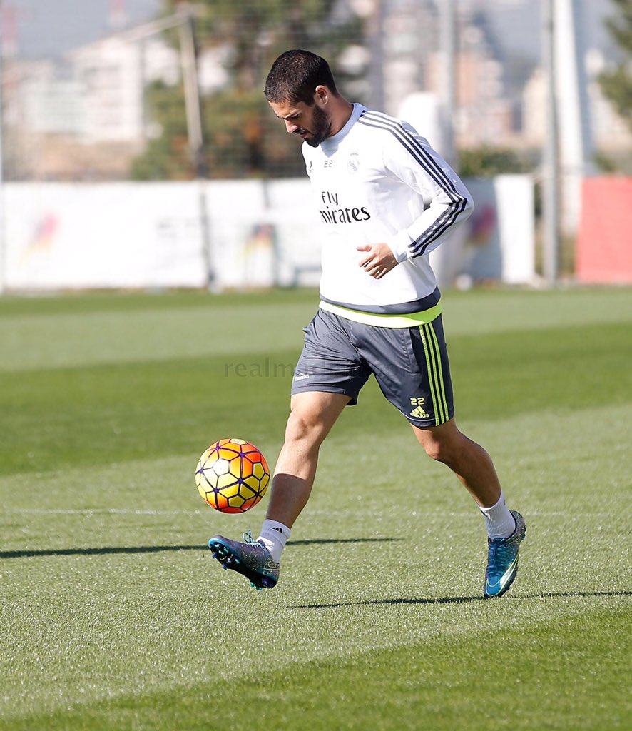 CR7utUFWIAAval7.jpg:large