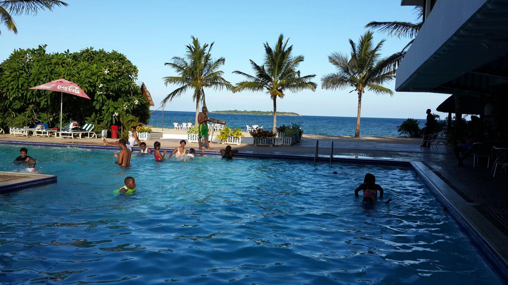 beachcomber-swimming.jpg
