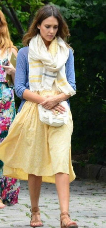 jessica-alba-shawl_214_457.jpg