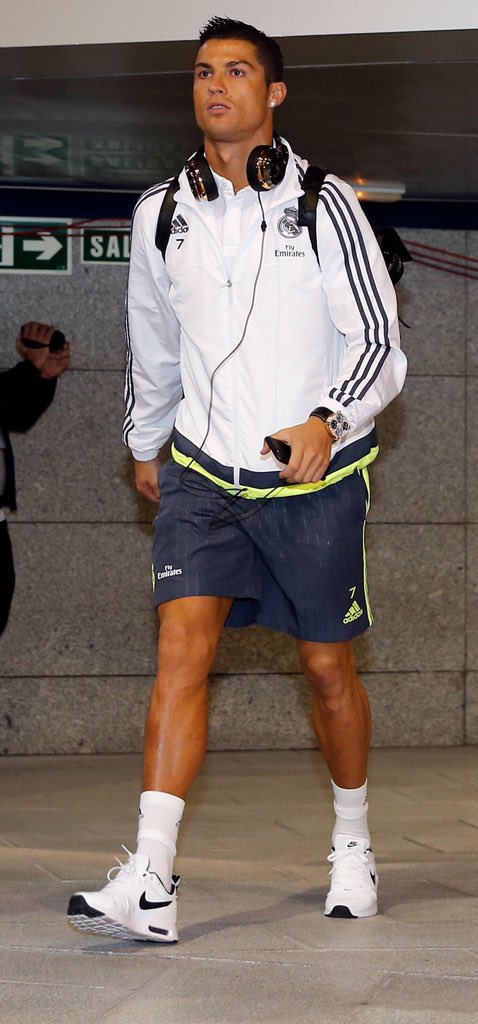 CUWWeKUXIAAVgNk.jpg:large