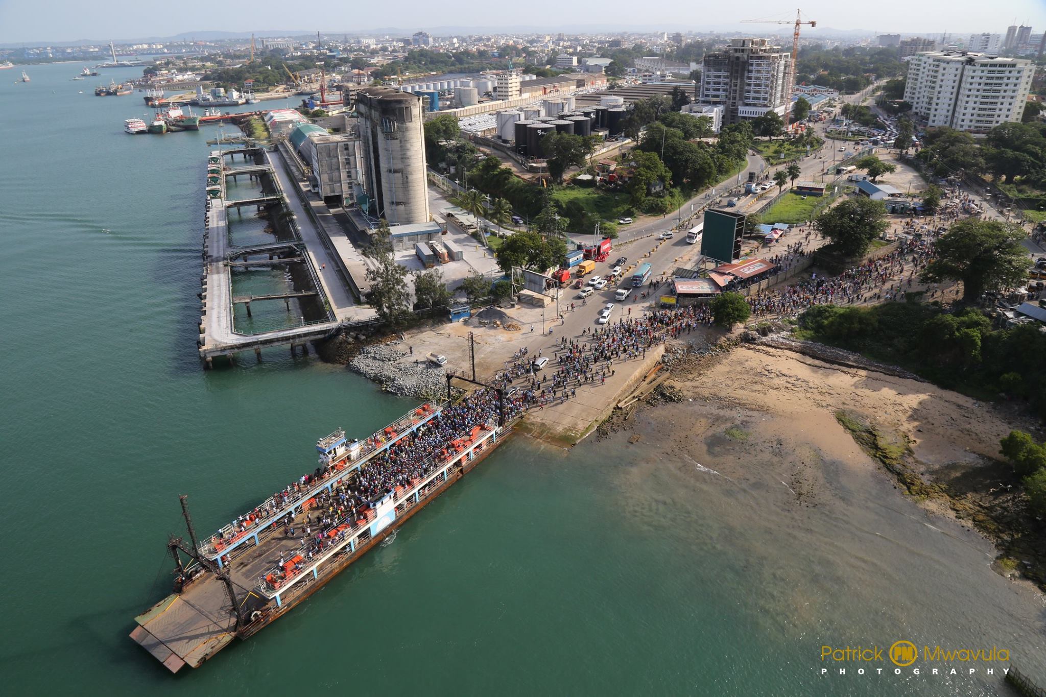 C4YM-RCXUAAJ2z7.jpg:large