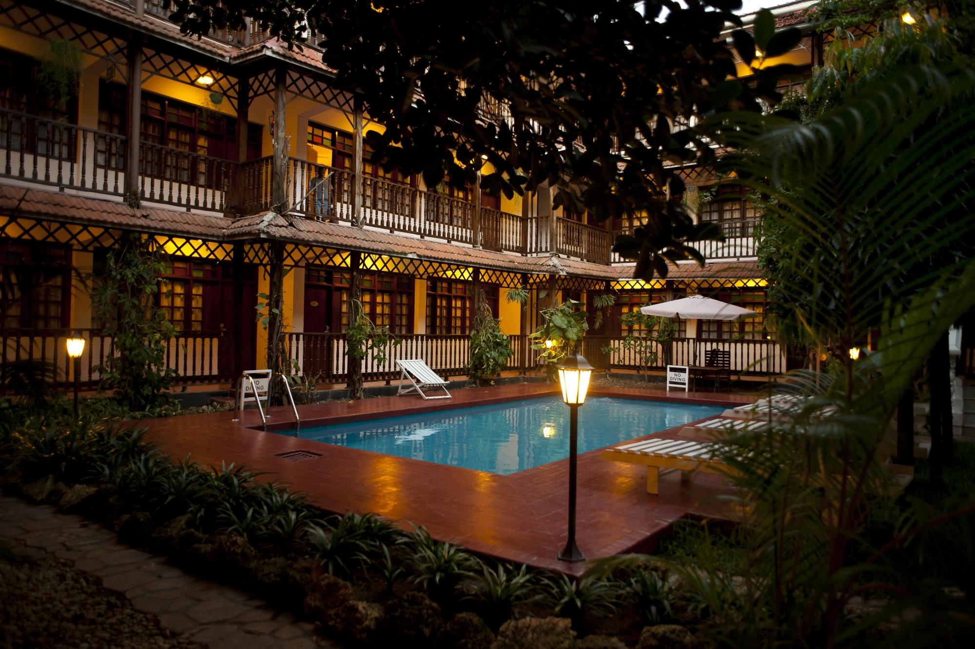 protea-hotel-courtyard.jpg