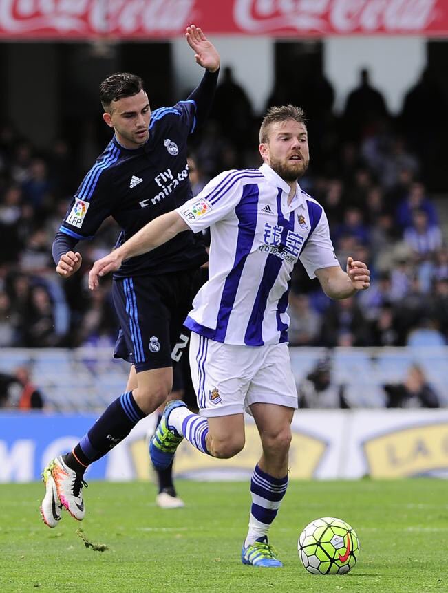 Cn1A74JWgAEFmv0.jpg:large