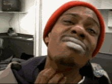 ani_tyrone-biggums-scratch.gif