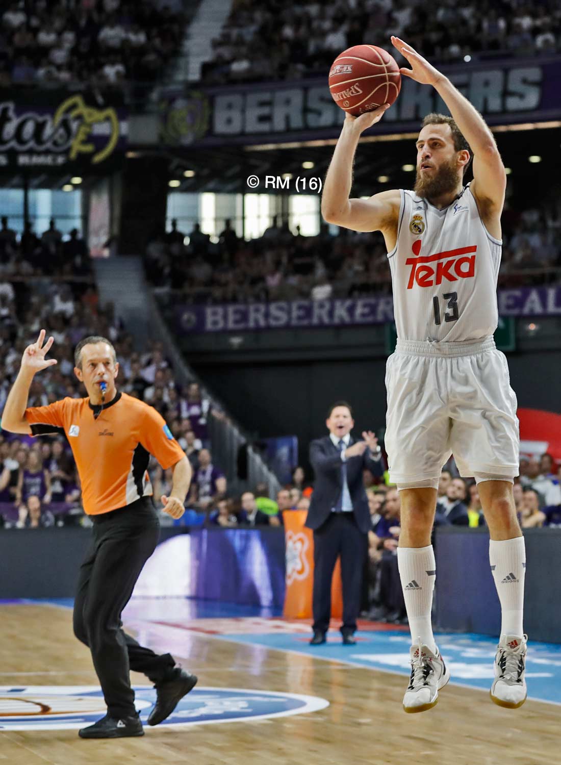 CldffCmUkAEkowj.jpg:large