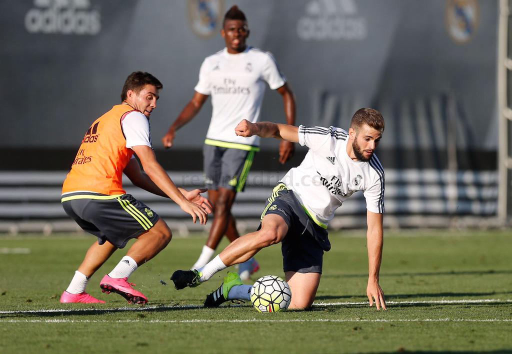 COZnlN7XAAAD6Jg.jpg:large