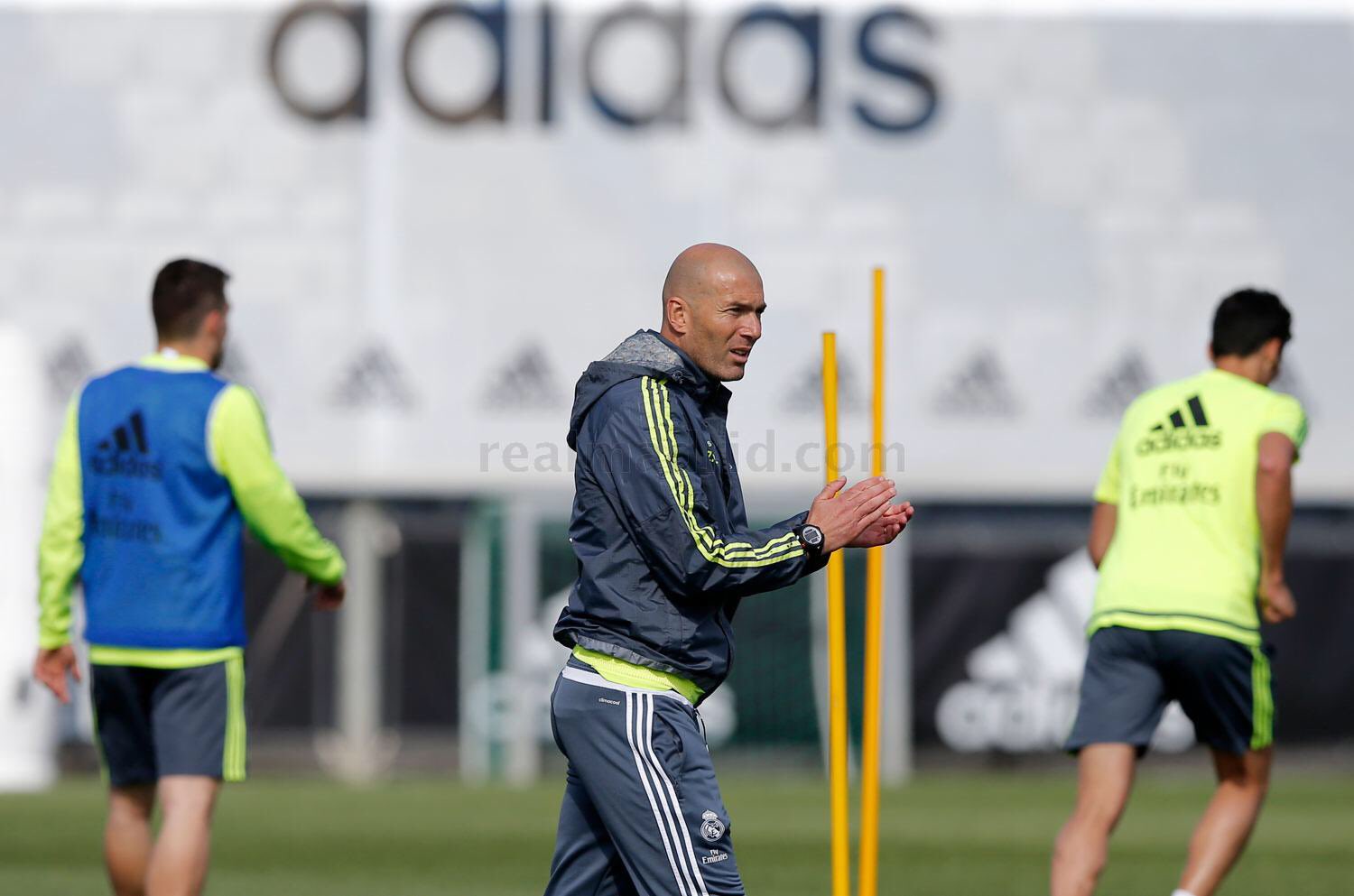 CettPCKXIAEOM_p.jpg:large