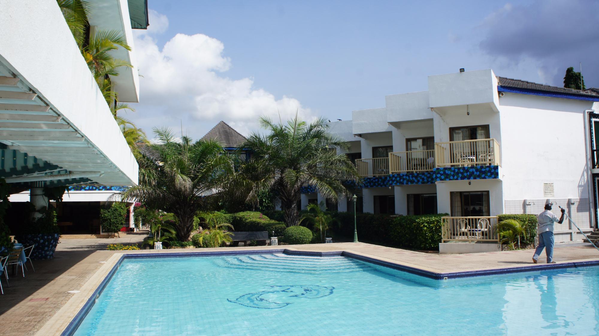 pool-near-the-sea.jpg