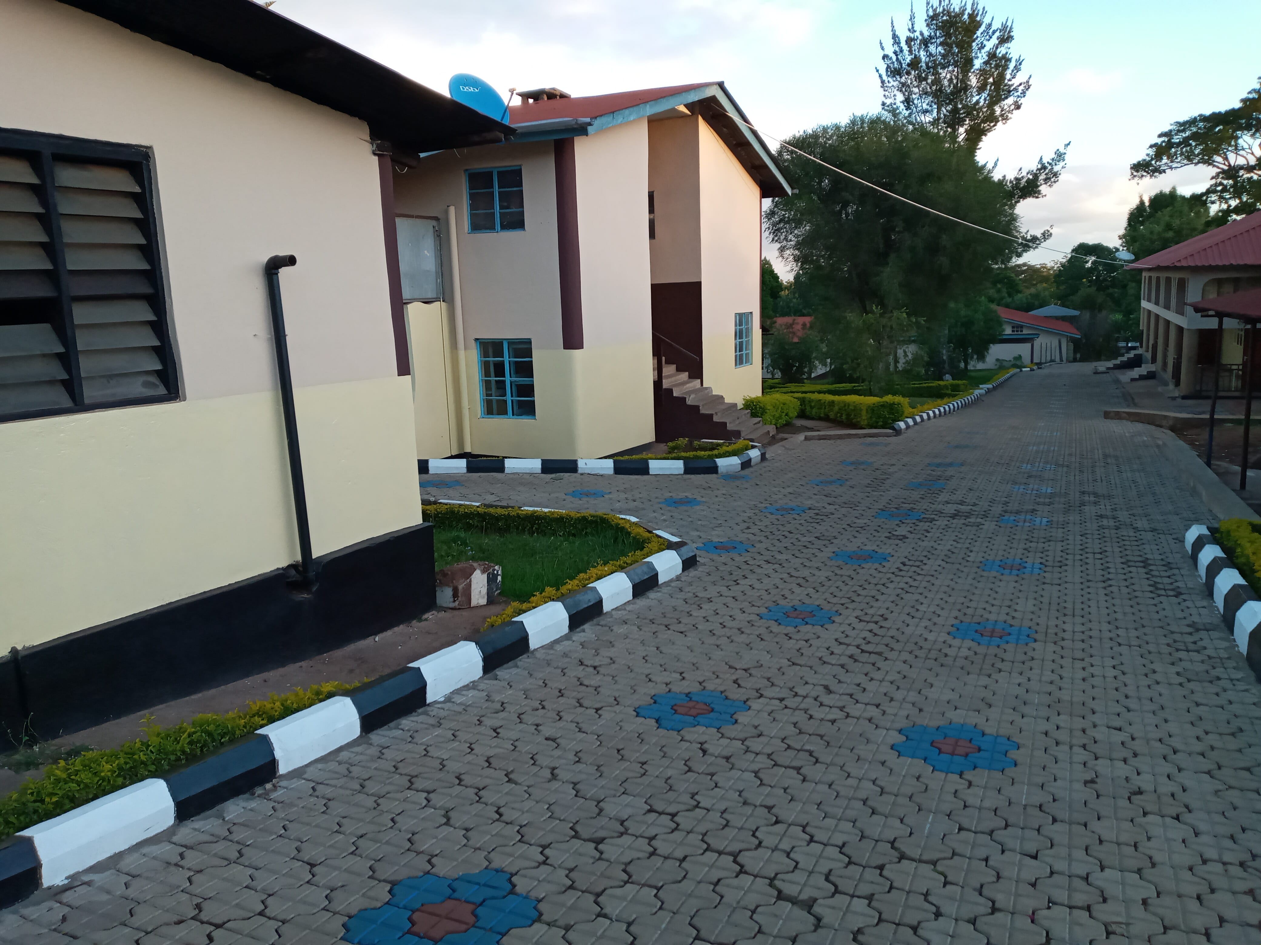 entrance_2.jpg