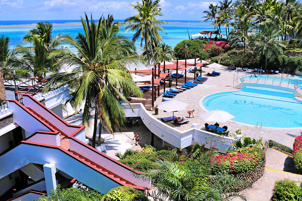 Voyager-Beach-Resort_Activity-pool.jpg