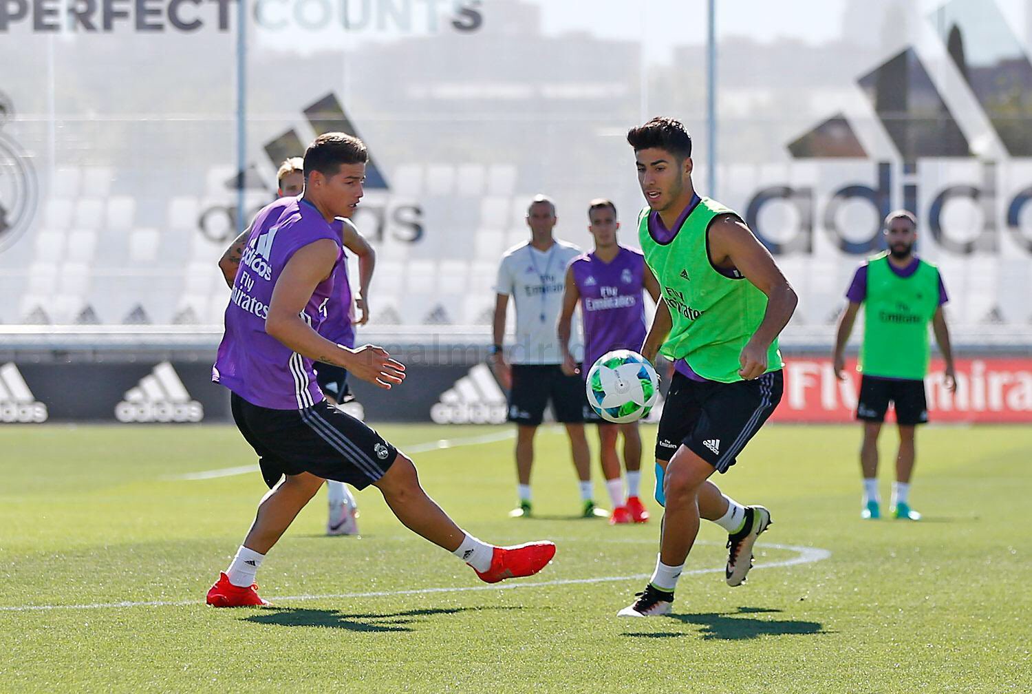 CpMUBOHWEAAlVjE.jpg:large