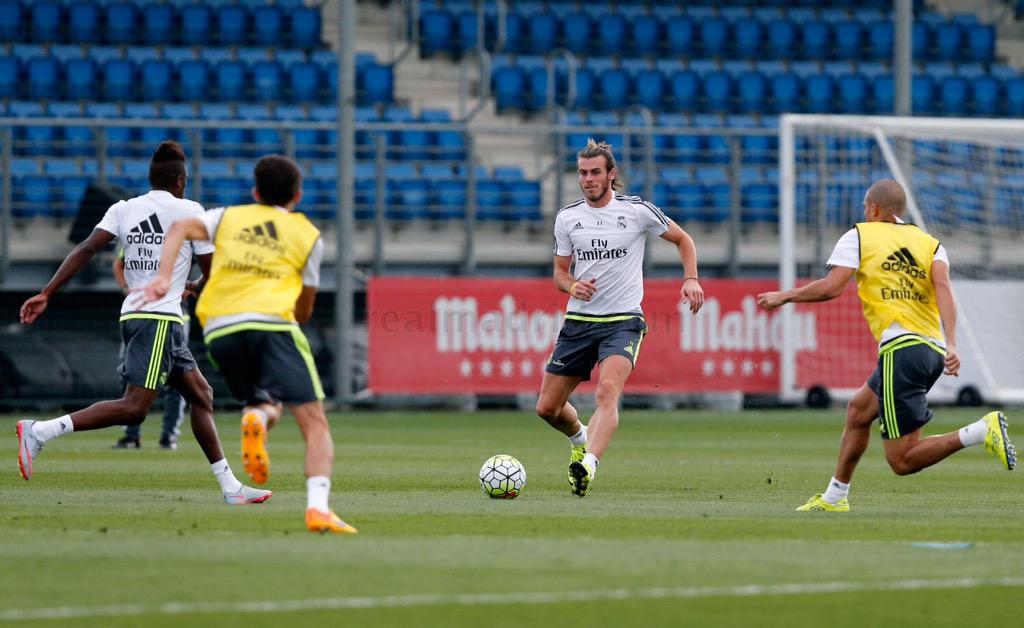 COfK8ebW8AESZ4a.jpg:large