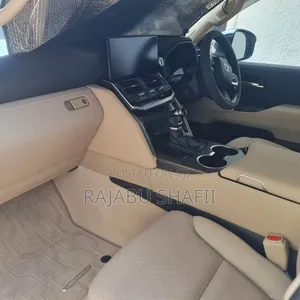 Toyota Land Cruiser 2024 White