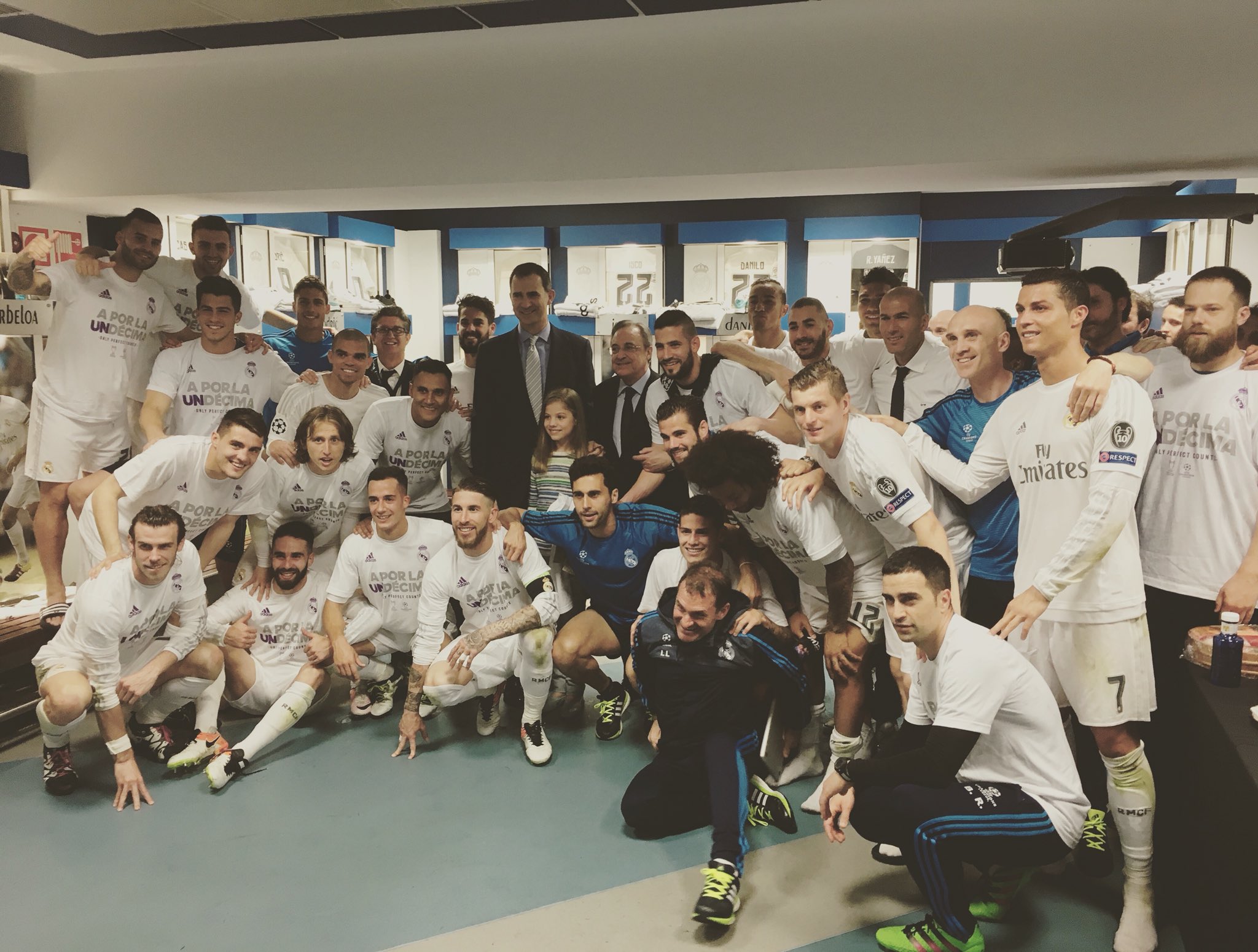 ChpAACUWkAAcHde.jpg:large