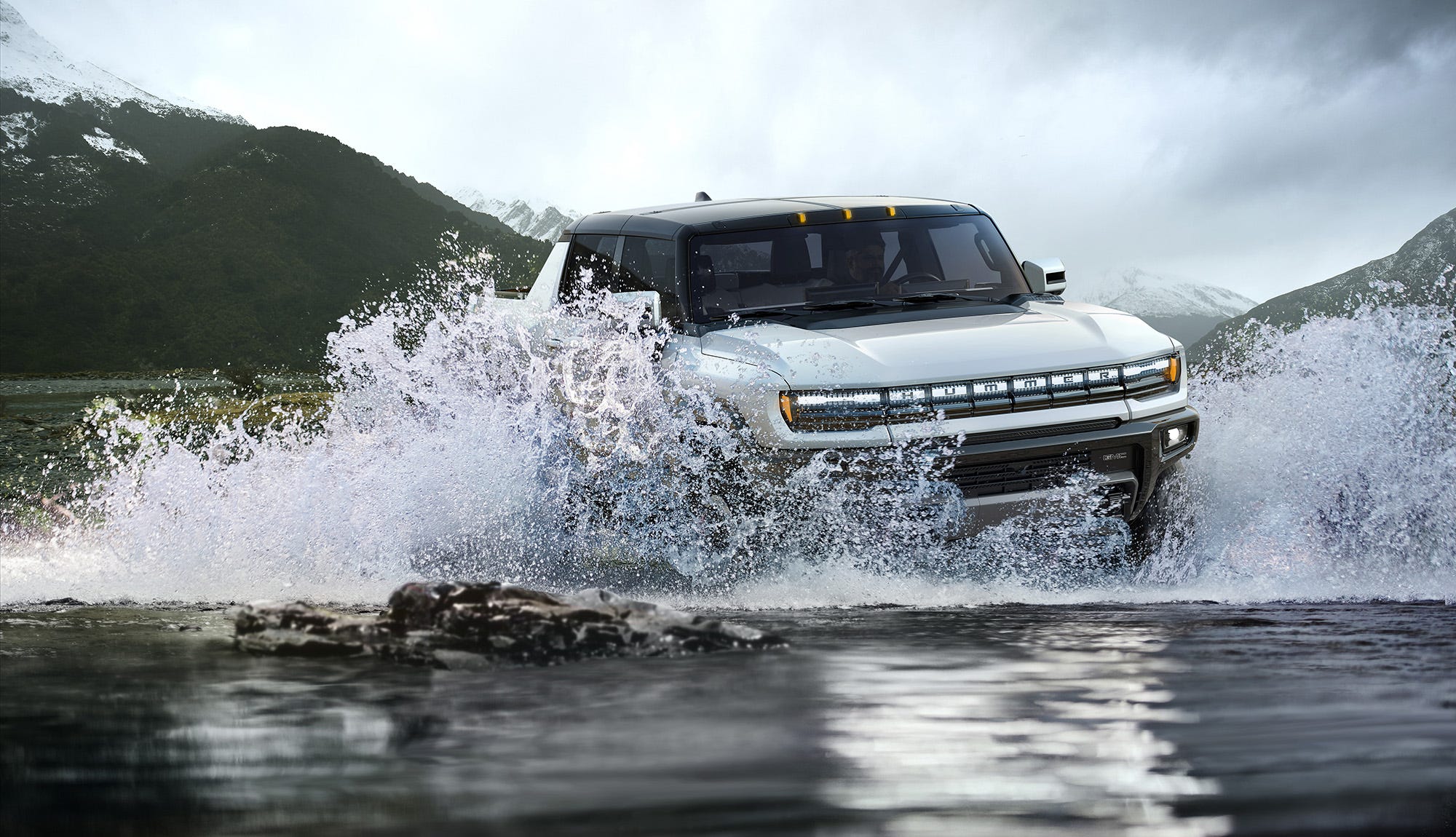 2022-gmc-hummer-ev-038-1603304313.jpg
