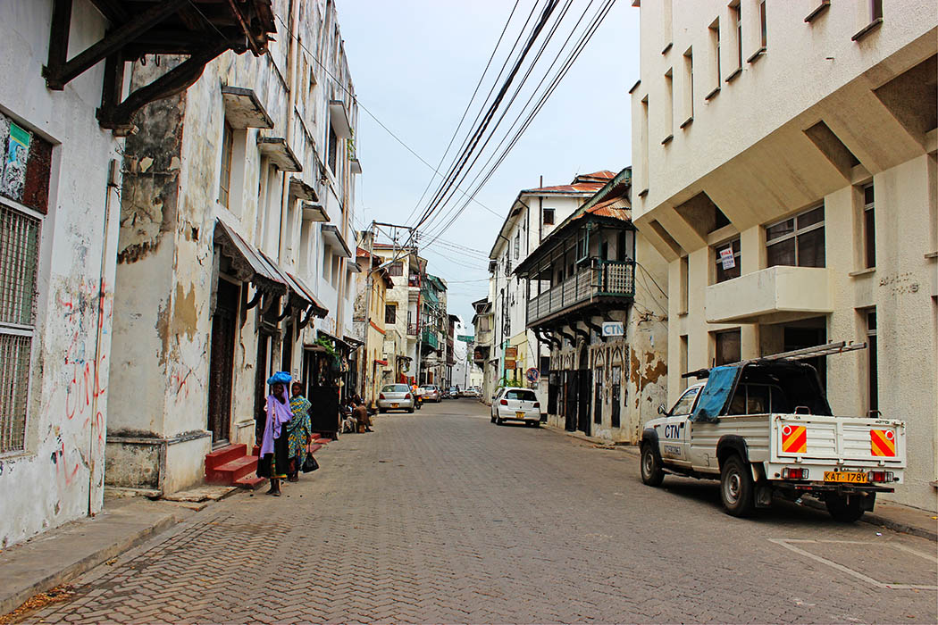 Mombasa-Old-Town_Street.jpg
