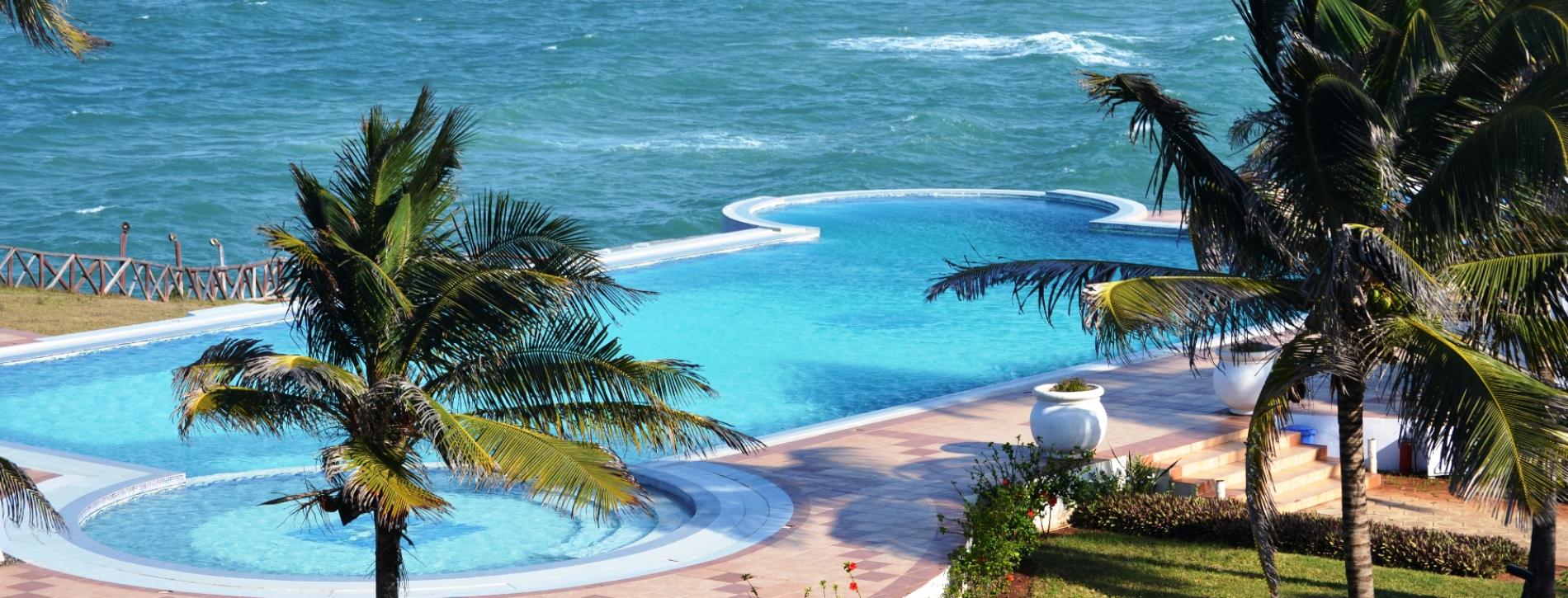 golden_tulip_hotel_dar_es_salaam_pool.jpg