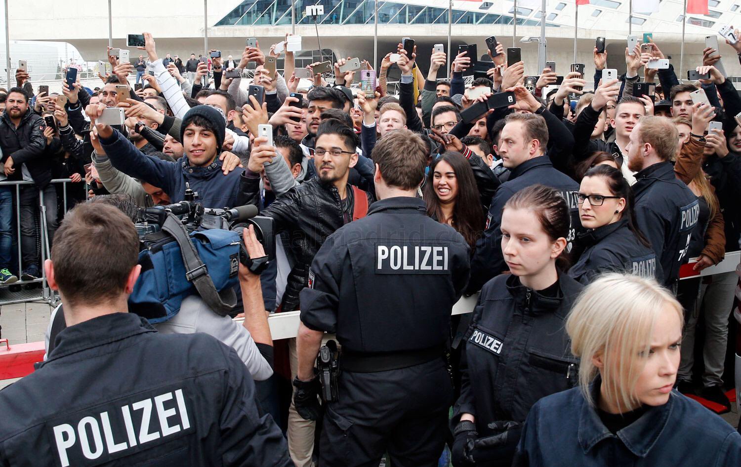 CfSUnPIVIAIR-LS.jpg:large