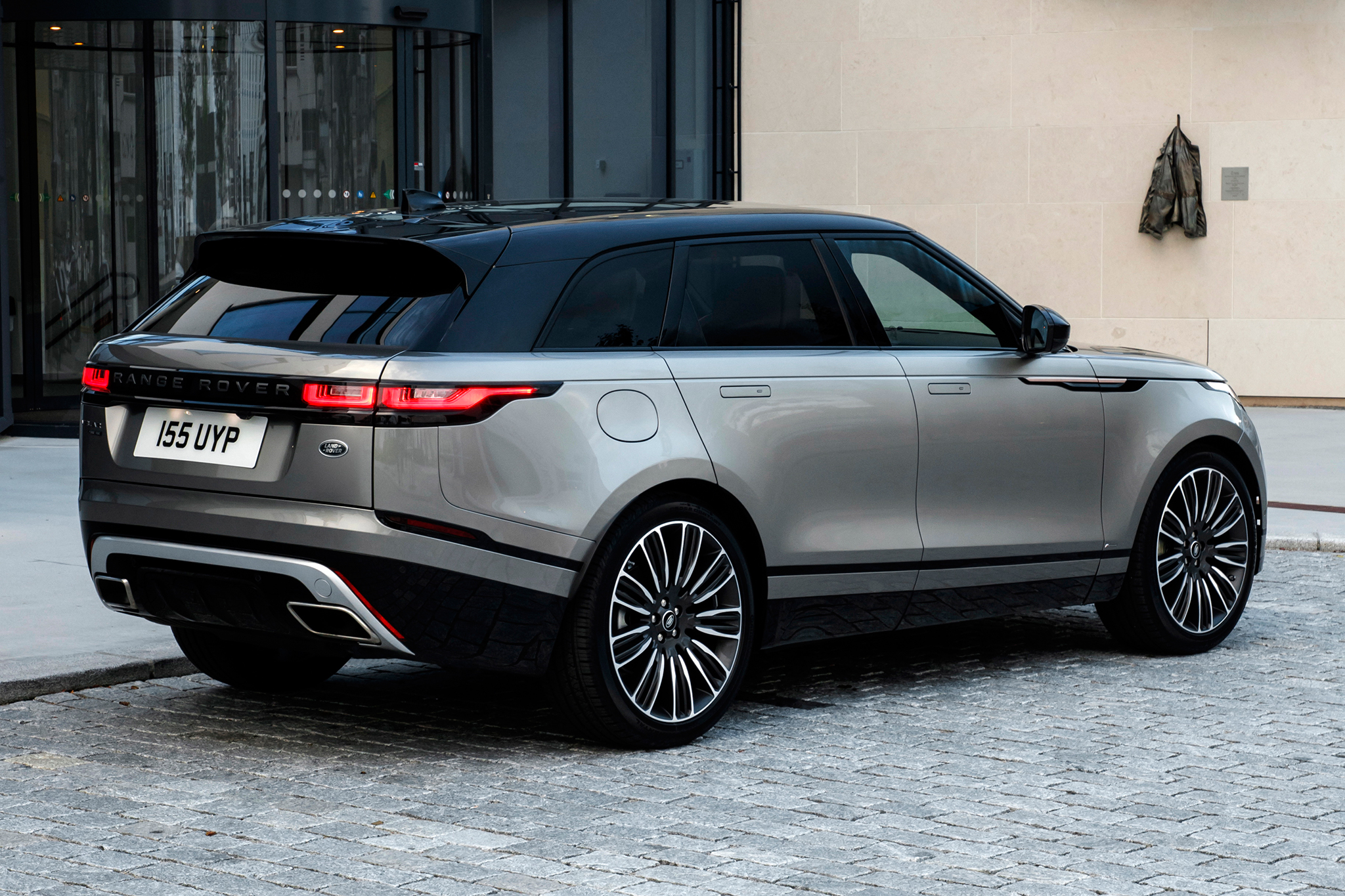 2018-Range-Rover-Velar-rear-three-quarter-03.jpg