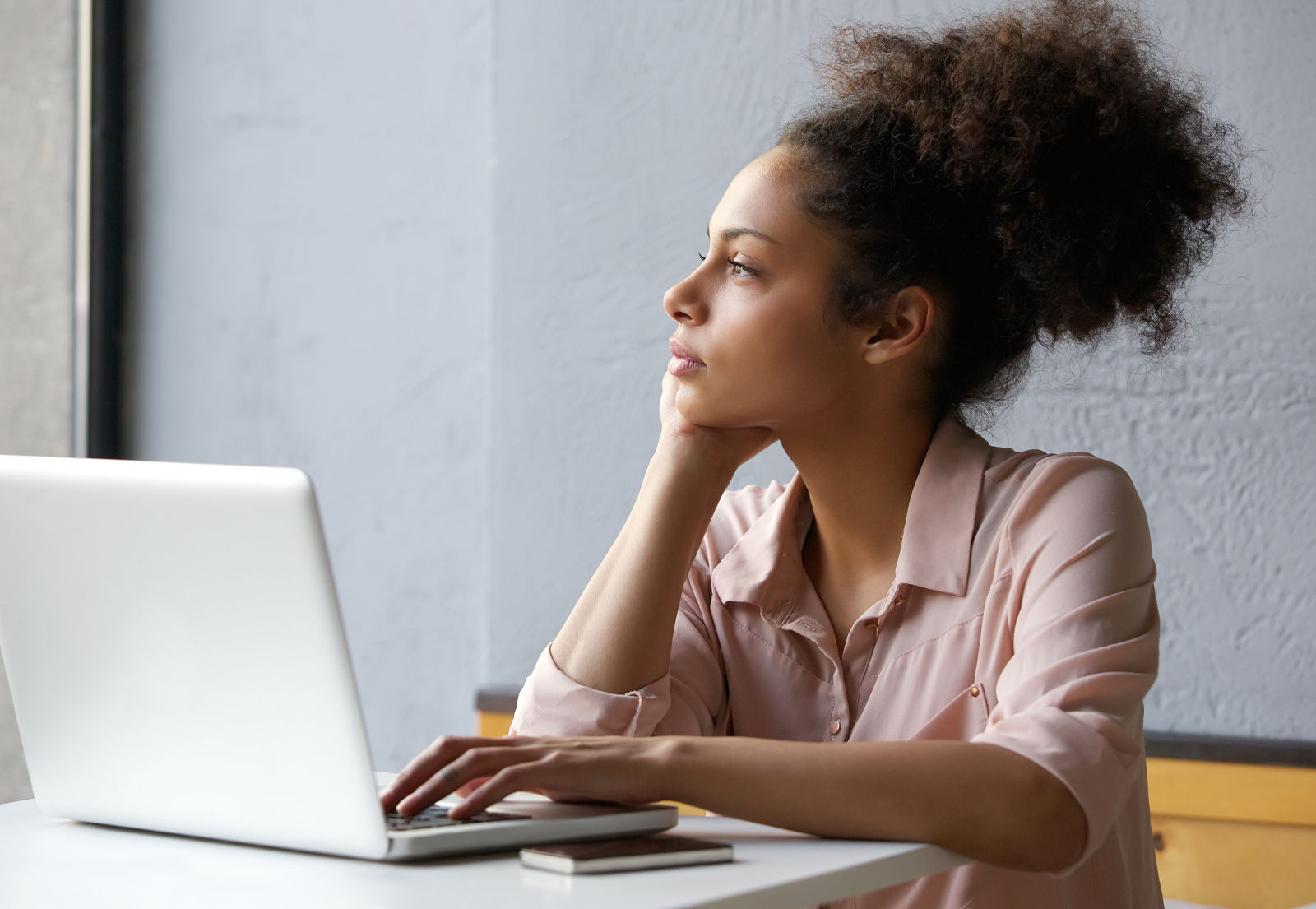 laptop-girl.jpg