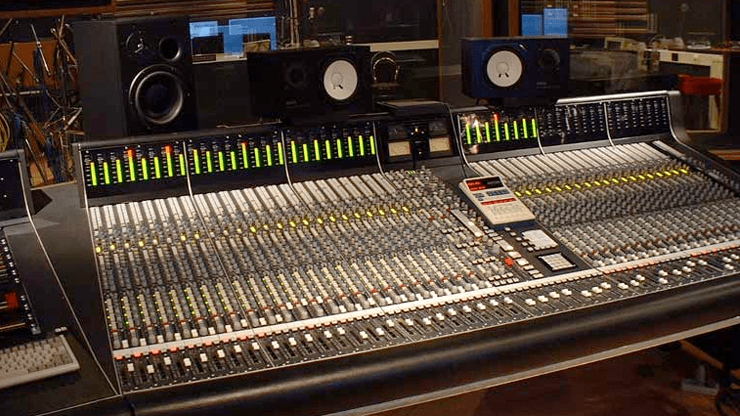 mixing-console.png