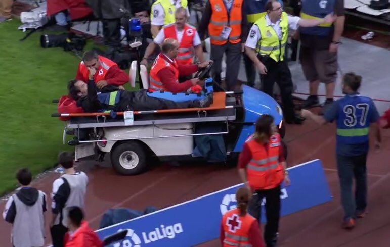 DJ8vR1zW4AEHDm8.jpg:large