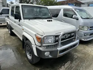 Toyota Land Cruiser 2021 White