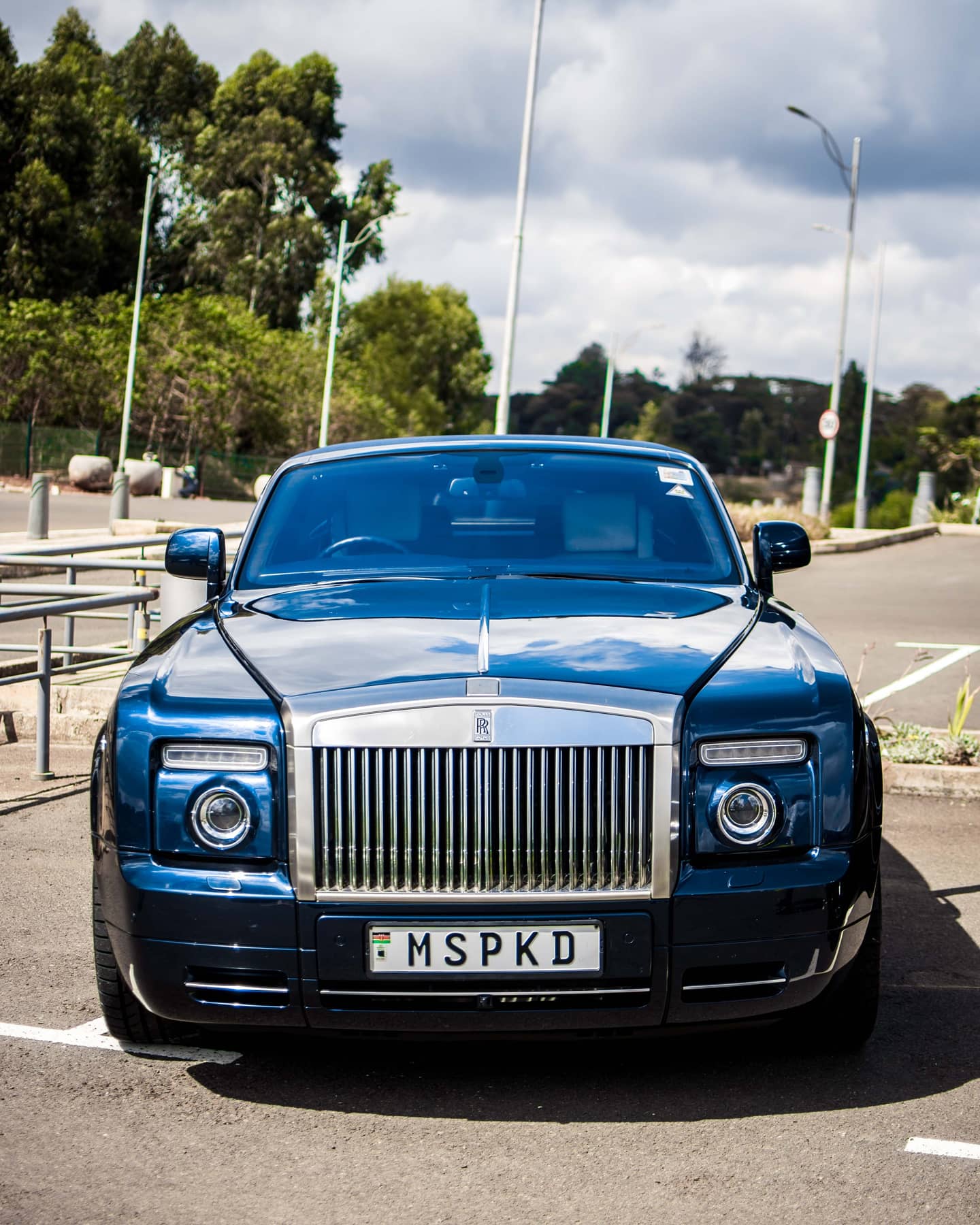 Daimlar Motorsports Kenya on Twitter: #MKsunsetGT | The ultimate status  symbol, Rolls-Royce is a car that earned this title in the early 1900s and  a century later it still turns heads and