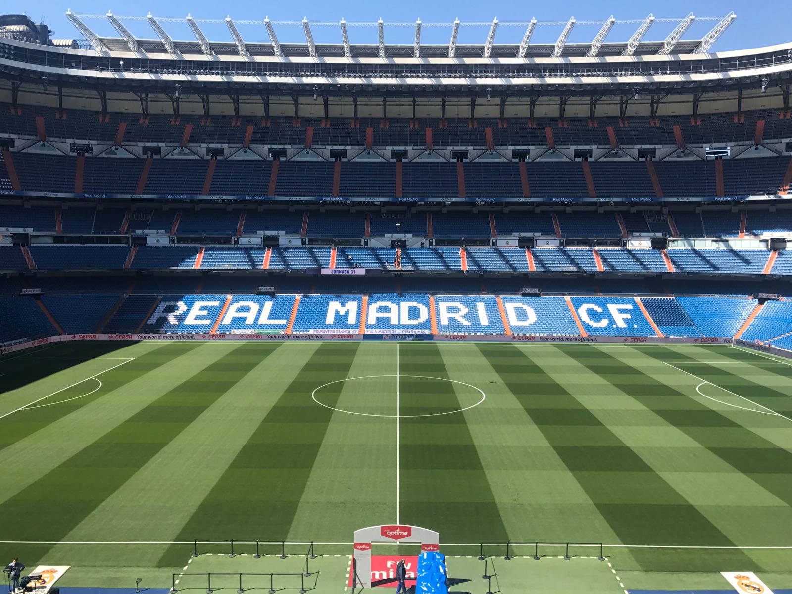 C84xKrNXgAAvoL0.jpg:large