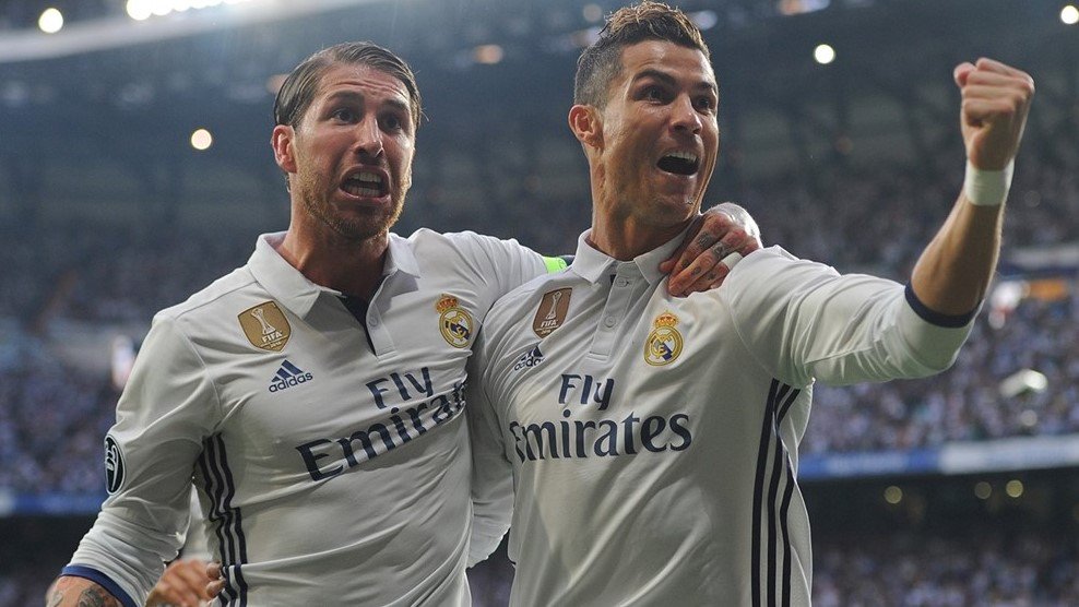 C_d0pX8UwAAZo4E.jpg:large