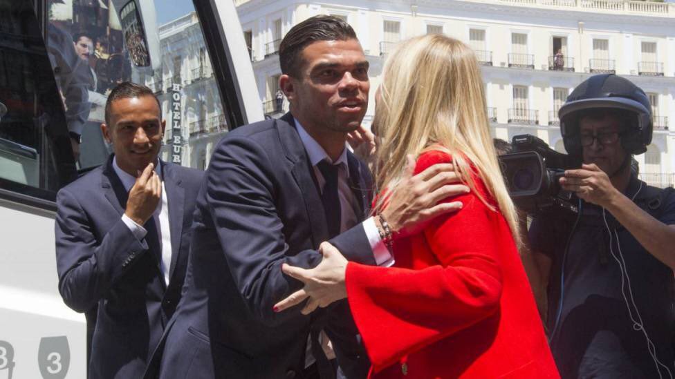 DAcVD0qXYAAoI3A.jpg:large