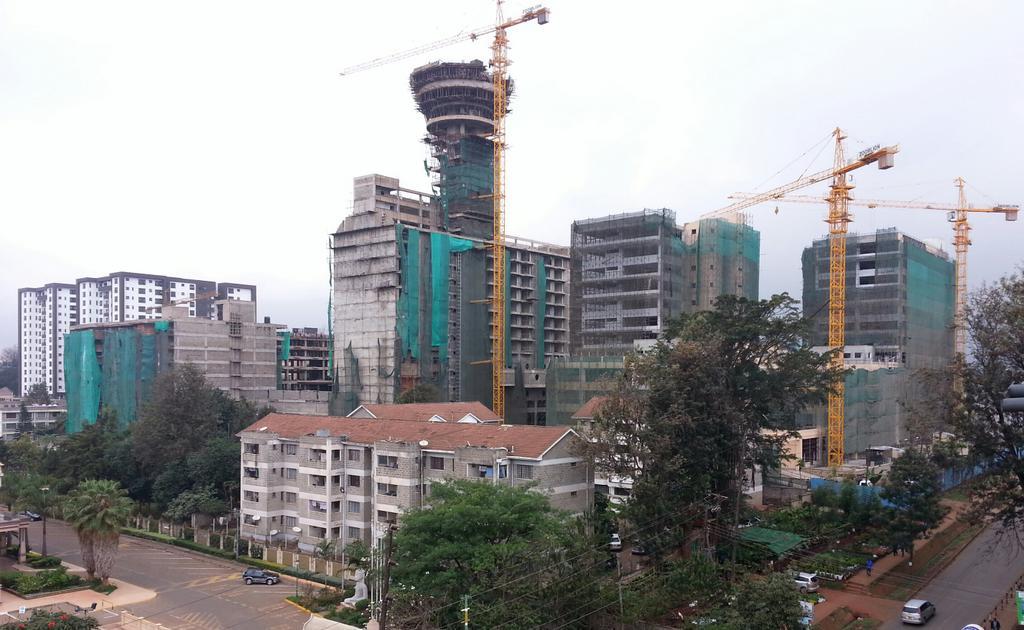 BzE_GXNCcAAD08L.jpg:large