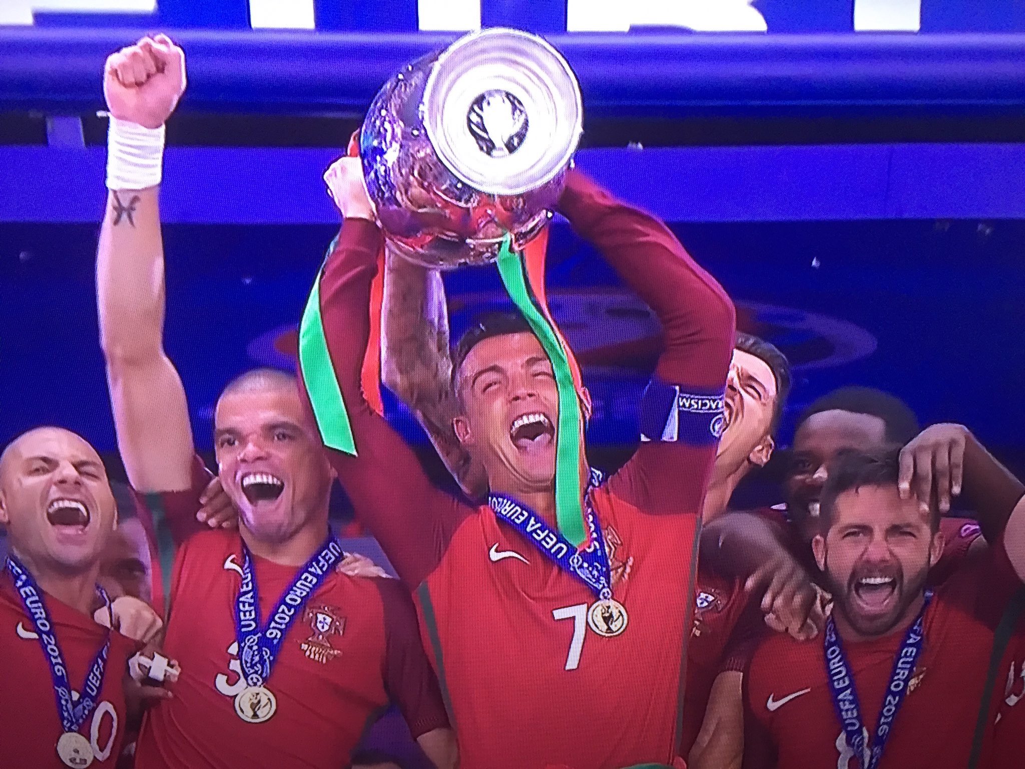 CnCPX9eWgAE5nGe.jpg:large