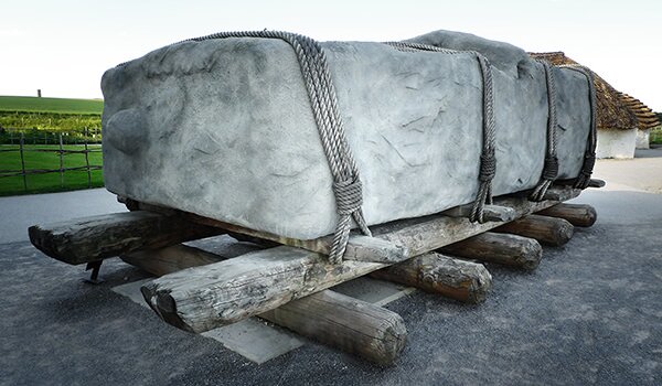 How Was Stonehenge Built? • History in Numbers