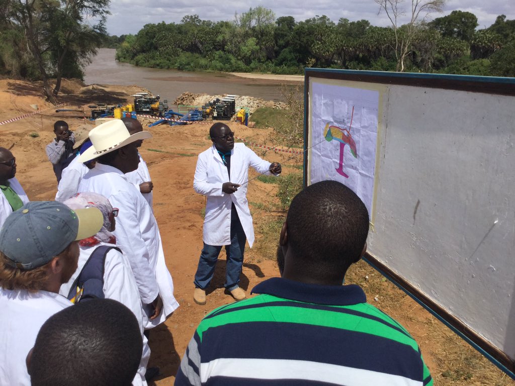 CmbVzvtWgAAB6oZ.jpg:large